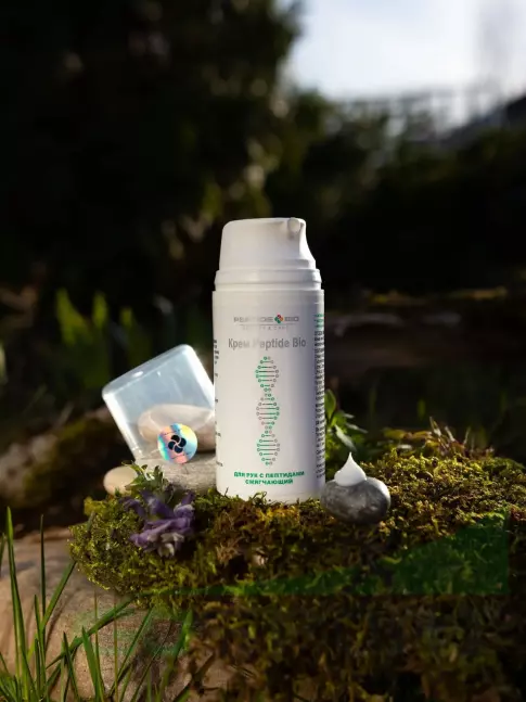 Уход за телом PeptideBio Крем для рук с пептидами смягчающий 100 мл Уход за телом PeptideBio Крем для рук с пептидами смягчающий 100 мл